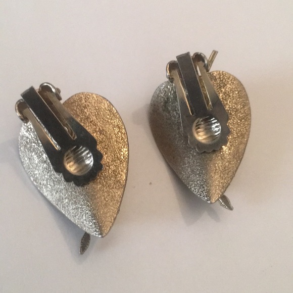 Vintage Clip Earrings - Picture 3 of 4